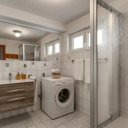Appartamento Haus Pia - Mera