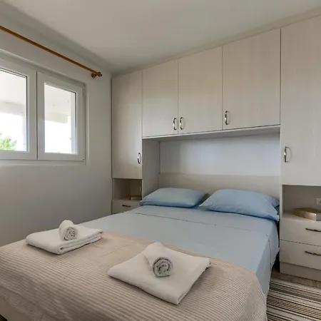 Appartamento Haus Pia - Mera Ražanac