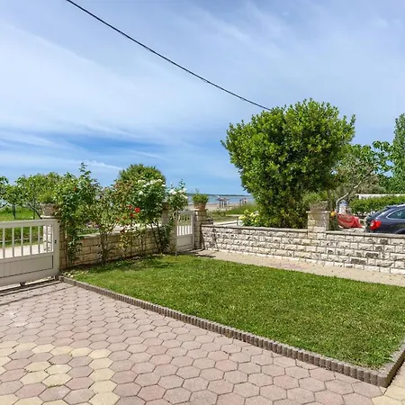 Haus Pia - Mera * Ražanac